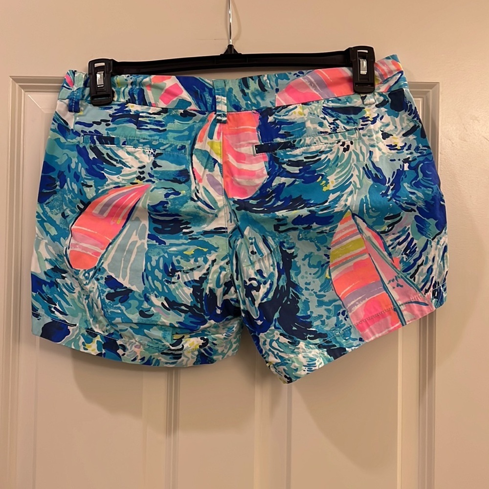 Lilly Pulitzer ladies shorts - Picture 2 of 7